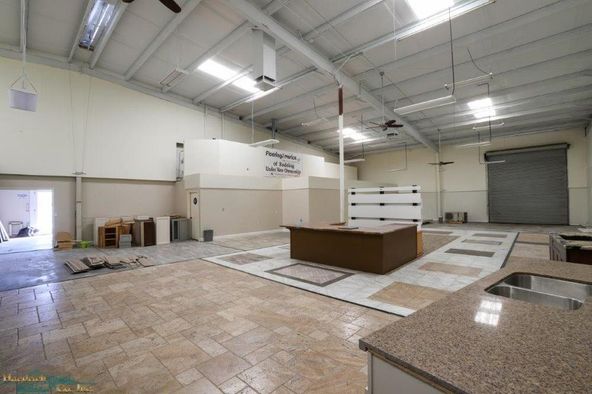 20250 Skypark Dr, Redding, CA 96002